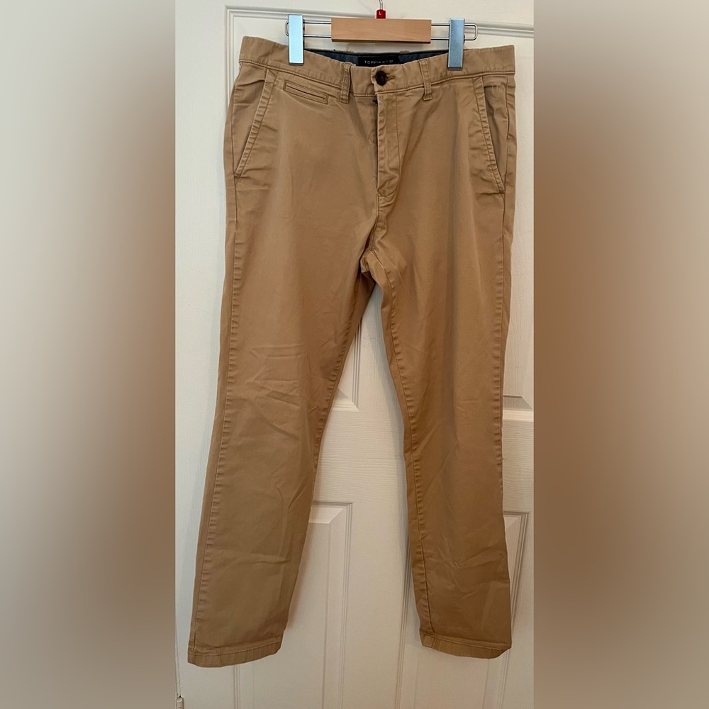 Tommy Hilfiger Men's Khaki Chinos